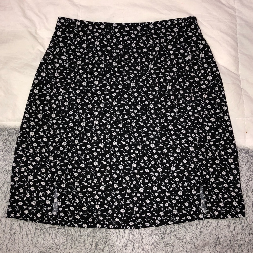 RARE BRANDY MELVILLE SKIRT